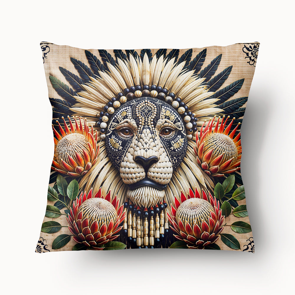 Housse de Coussin AFRIQUE Mzelle Design - Masque de Lion avec des plumes, des perles, des motifs tribaux et des fleurs