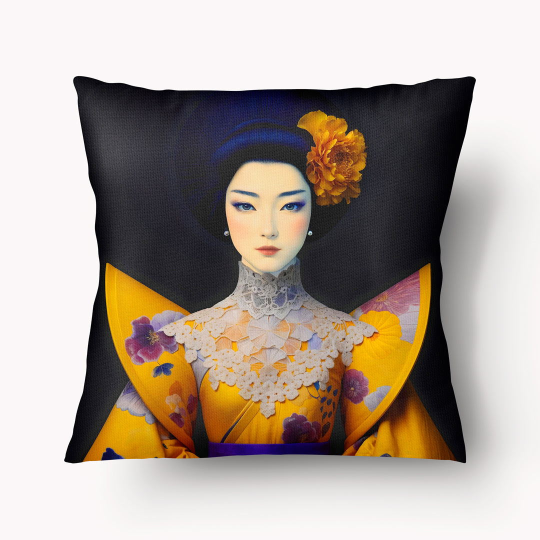 Housse de Coussin ASIE - Portrait de geisha au Théâtre avec un kimono en dentelle Jaune sur fond noir Mzelle Design