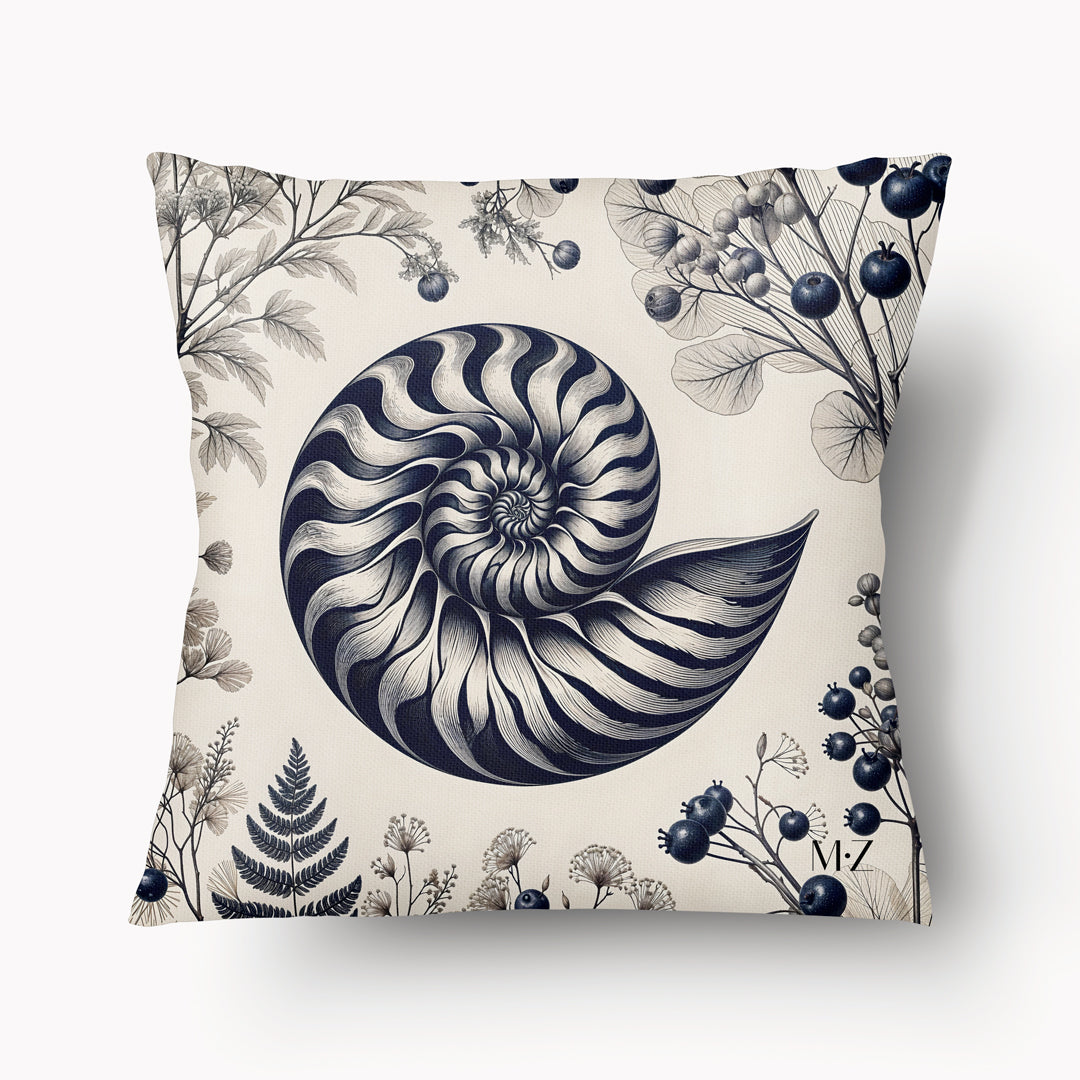 Housse de Coussin BESTIAIRE - Dessin Naturaliste Nautilus imprimé gris sur fond écru mzelle design