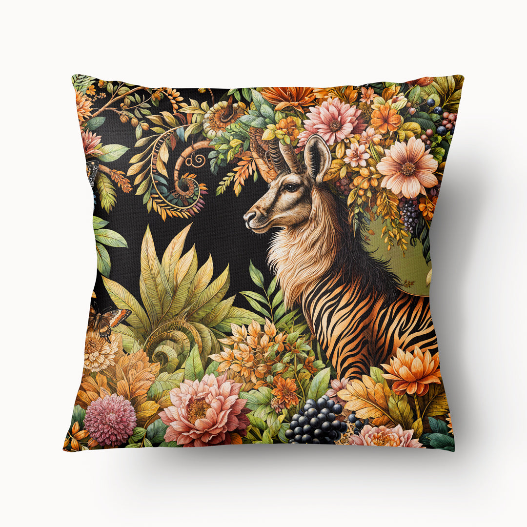 Housse de Coussin BESTIAIRE - Animal caché dans une Canopée Fantastique sur fond noir mzelle design