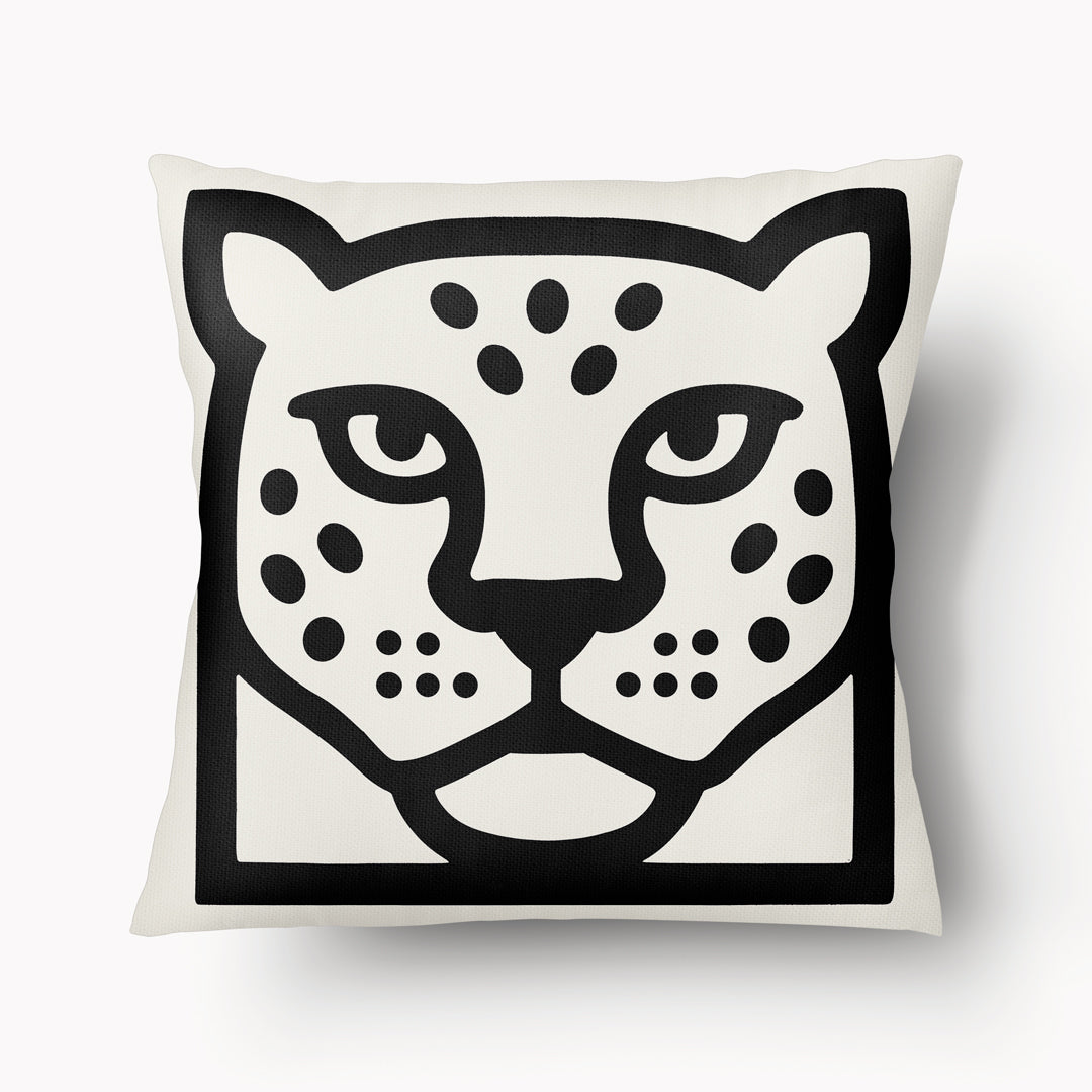 Housse de coussin graphique Mzelle Design - tête de jaguar bicolore noir et écru, brut et élégant, entre art tribal et design contemporain