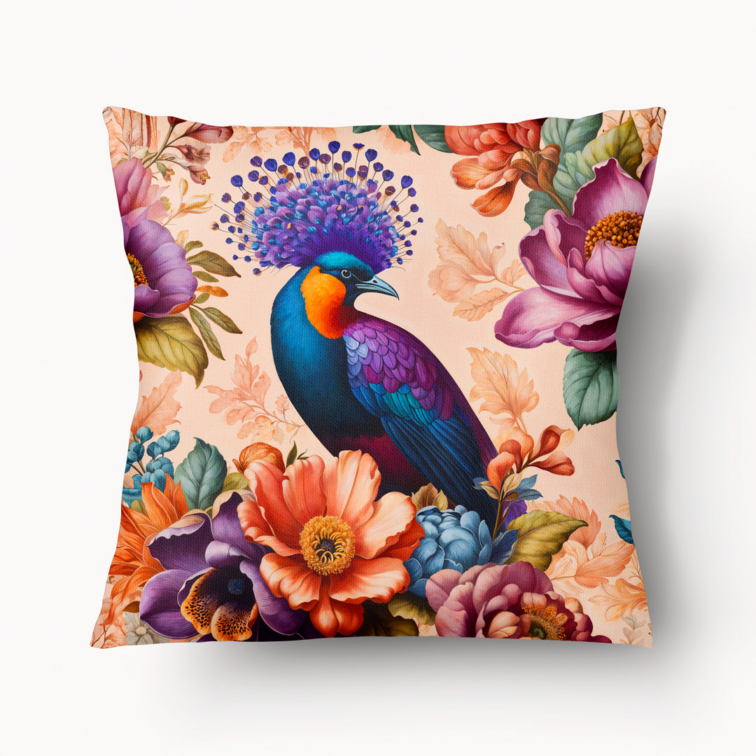 Coussin décoration intérieur motif OISEAUX Mzelle Design - Un oiseau baroque en aquarelle au plumage coloré sur fond de fleurs violet et rose