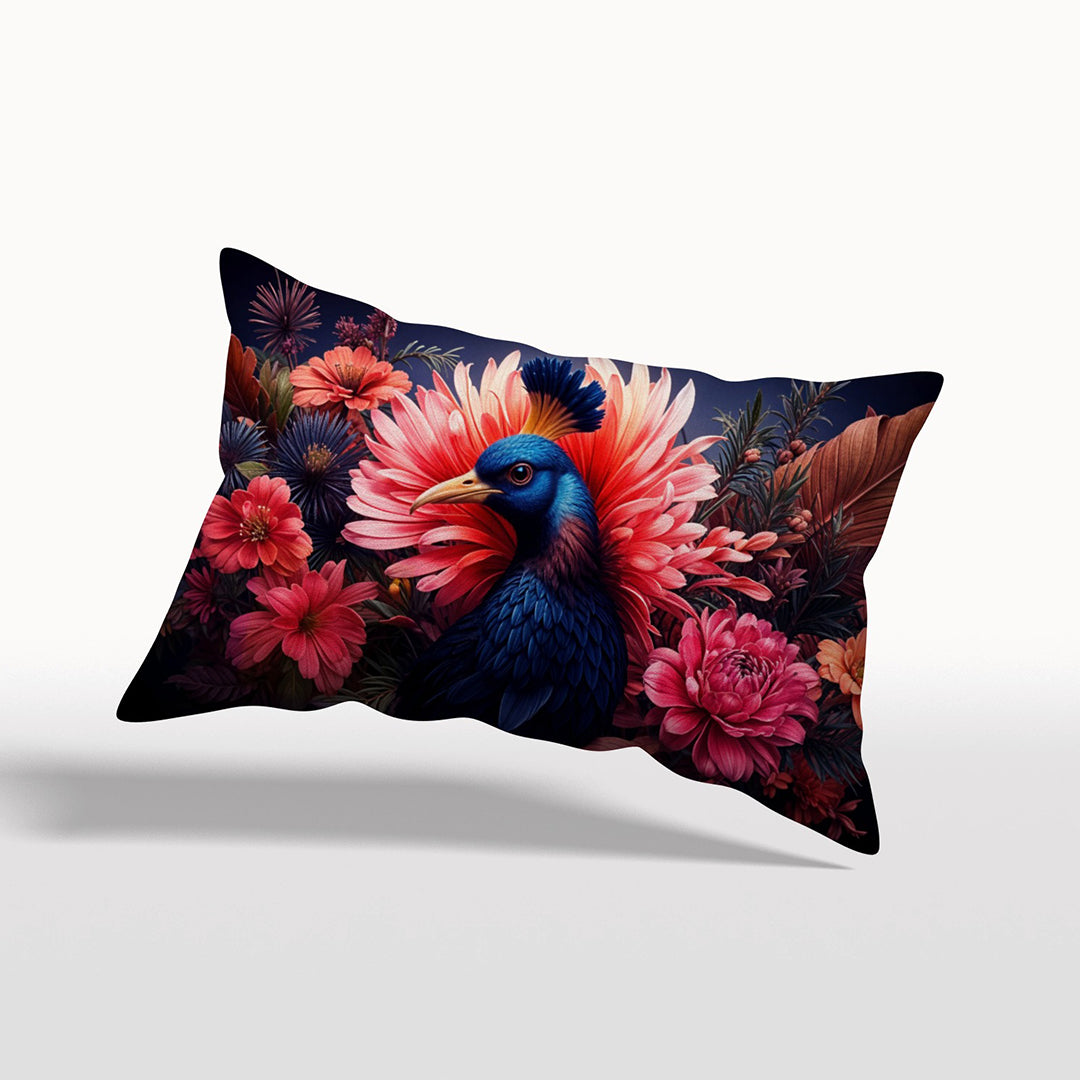 Coussin rectangulaire pour la décoration intérieur thème OISEAUX Mzelle Design - Un oiseau au plumage coloré et au panache spectaculaire.