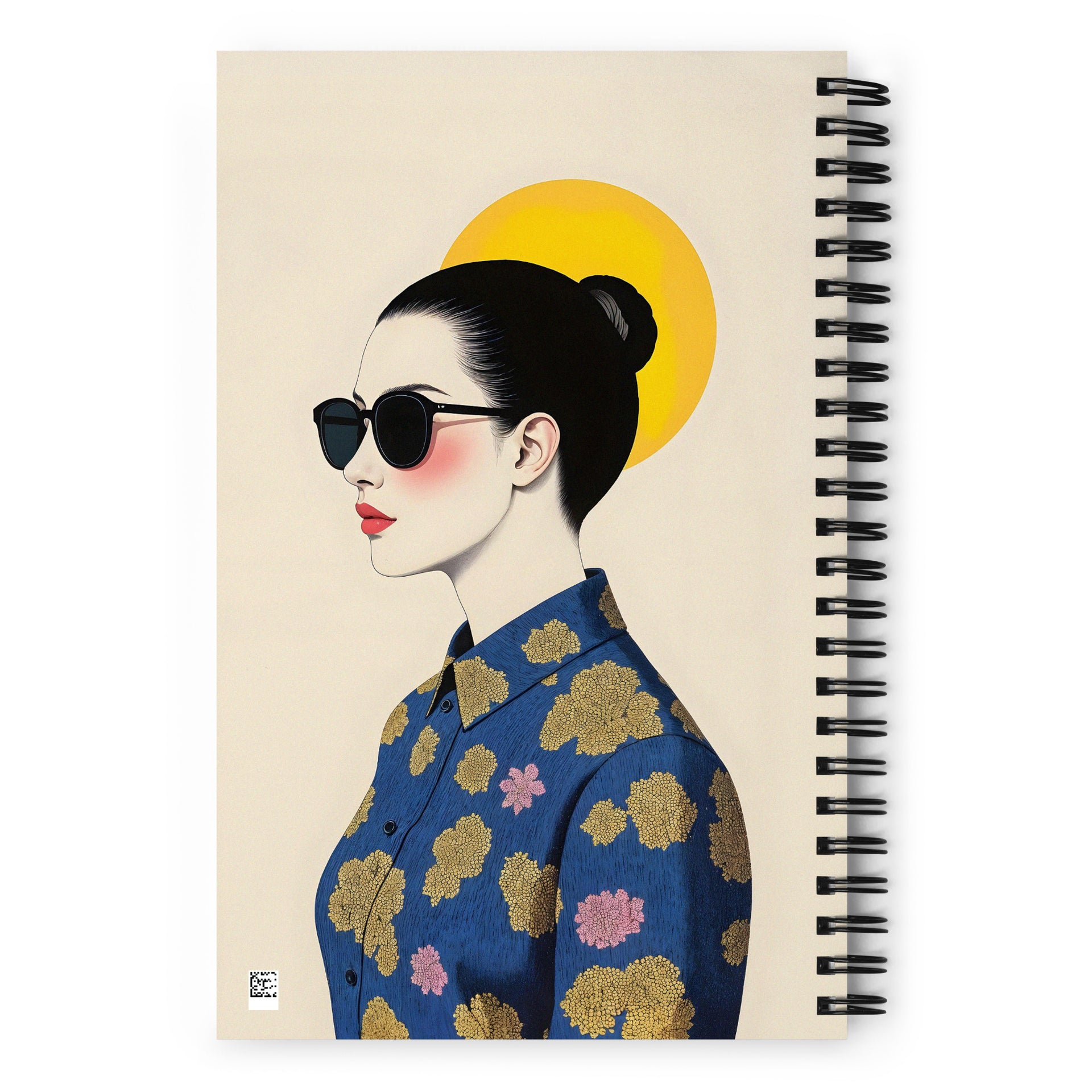 Carnet a spirale A5 MZelle Design édition limitée, illustration femme avec des lunettes style mode recto et verso sur fond écru