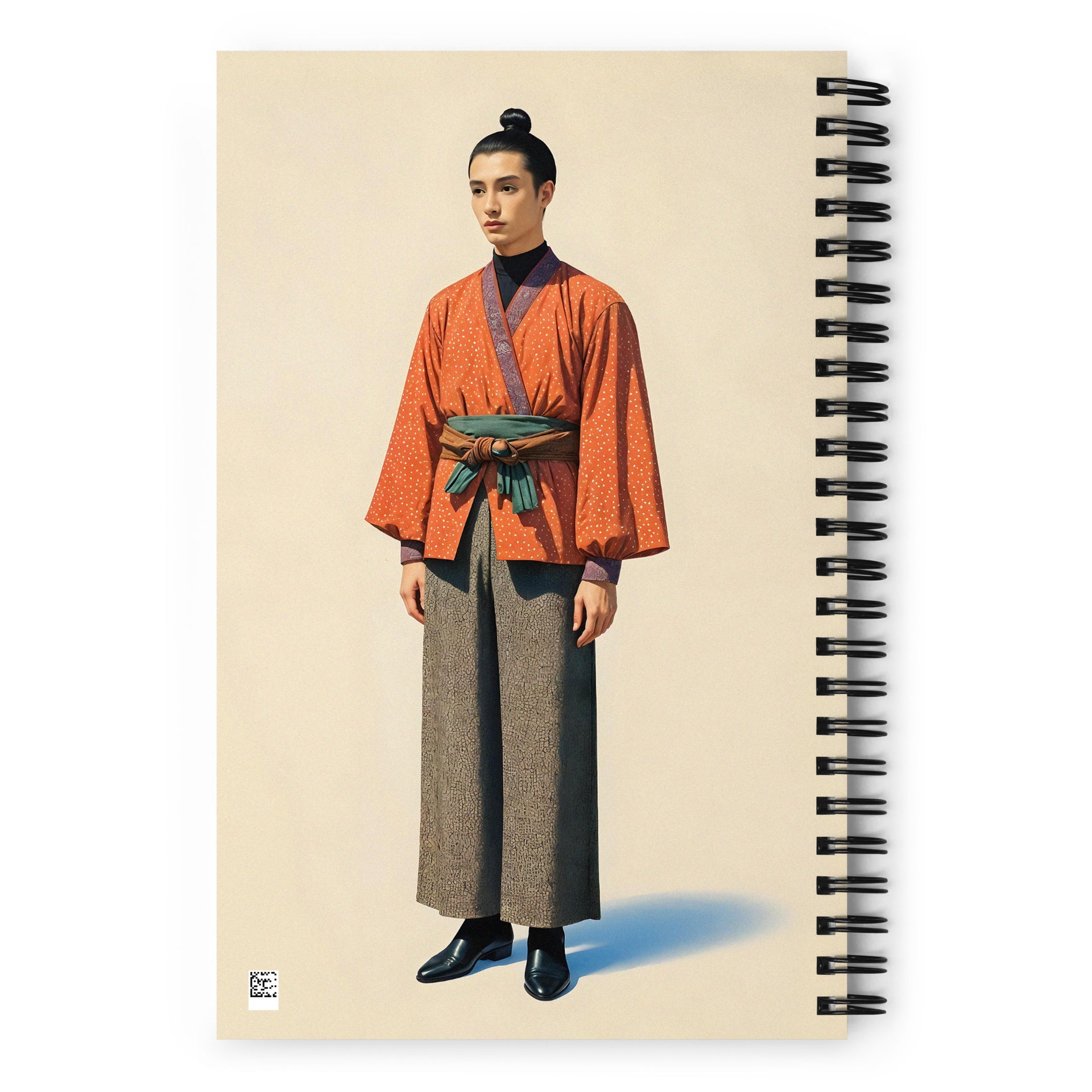 Carnet à spirale A5 MZelle Design illustartion recto verso avec un personnage asiatique K POP en tenue mode sur fond écru