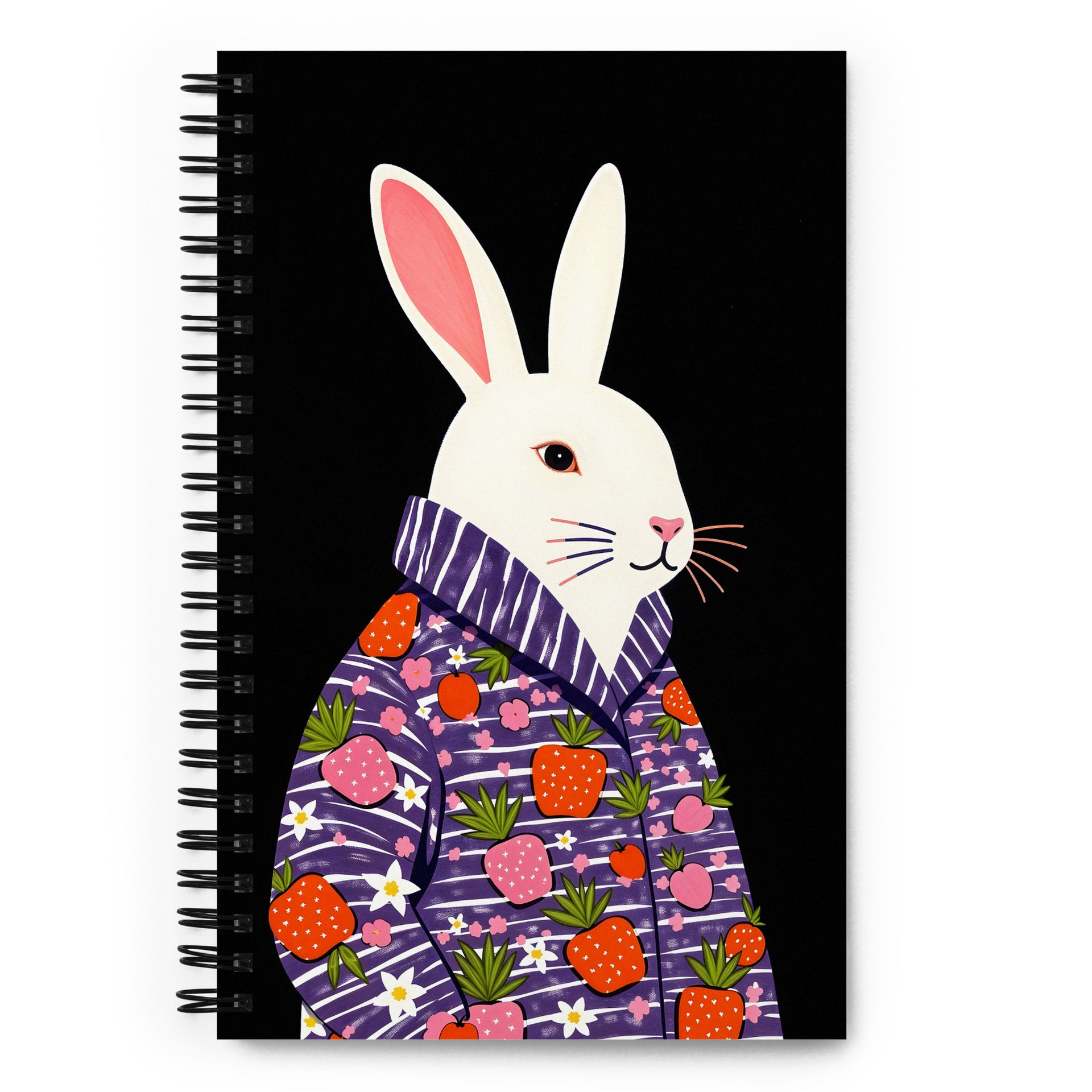 Carnet à spirale A5 MZelle Design Motif illustré moderne, des lapins mignons avec un manteau décoré, recto et verso sur un fond uni noir