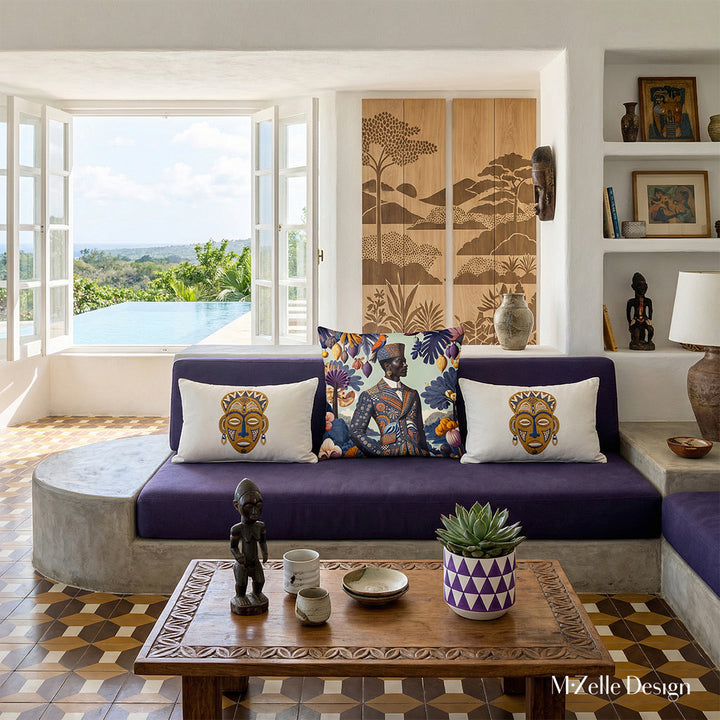 Photo professionnelle hautement détaillée, salon Arty dans une villa portoricaine baignée de soleil avec murs blanchis à la chaux, arche ouverte sur une piscine à débordement. Au premier plan un canapé surélevé sur une marche arrondie, assises violet foncé avec 2 larges coussins mzelle design. Au pochoir représentant un paysage stylisé. Carrelage de mosaiques.