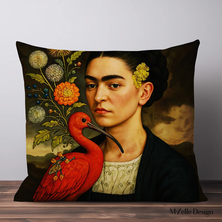 Superbe coussin réversible avec un portrait artistique de Frida Kahlo avec un oiseau Ibis rouge Marque Mzelle Design