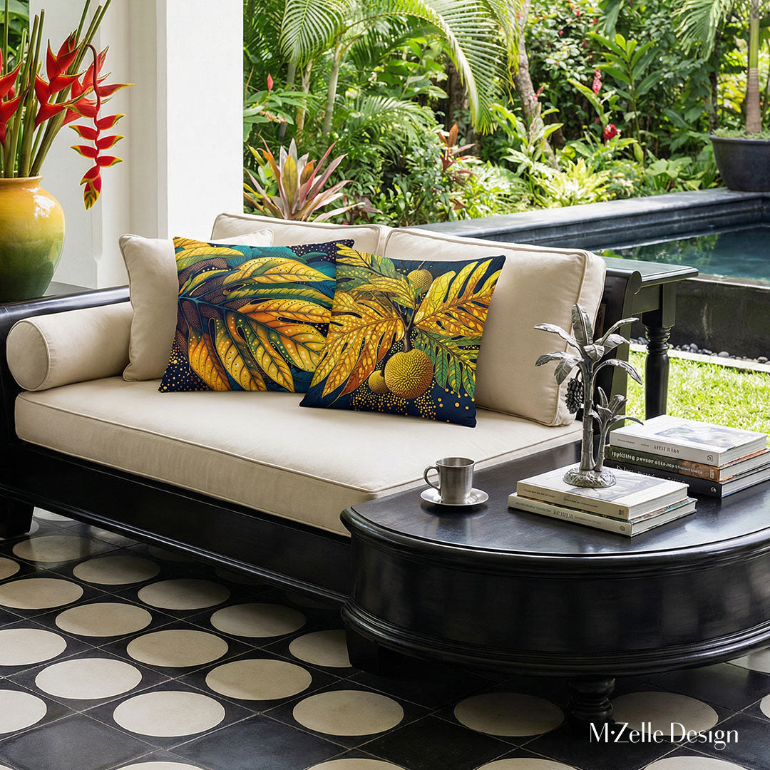 Photographie professionnelle lifestyle terrasse villa du Costa Rica, canapé en bois peint noir laqué, structure épaisse épurée orné de 2 coussins mzelle design motif fruit à pain, vue sur jardin luxuriant, et piscine bassin foncé, mélangez les éléments : sol carrelé noir et blanc à motif damier rond et carré, ambiance luxueuse hospitality.  