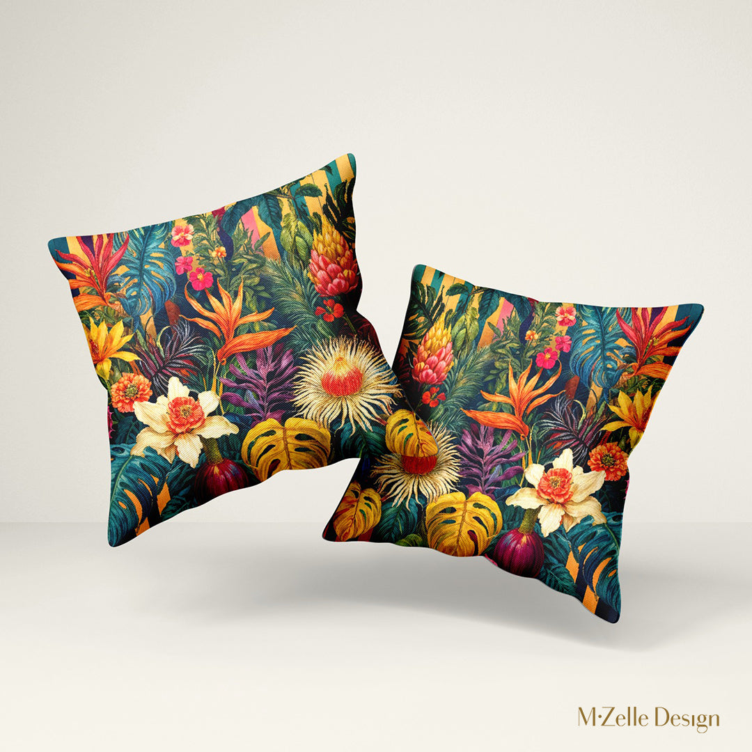 Deux Housse de Coussin colorées sur le thème du Jardin Tropical avec des fleurs exotiques et des rayures dans le fond, marque Mzelle Design