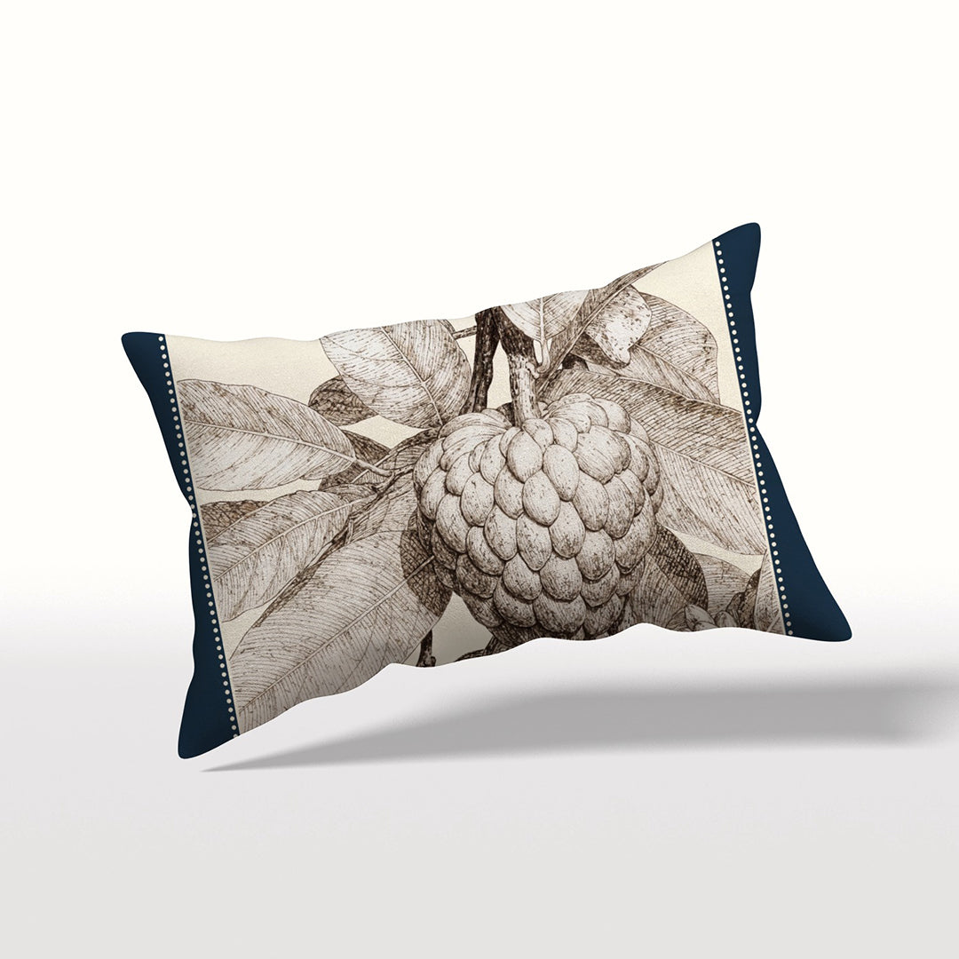 Housse décorative aspect lin, mzelle design, Coussin fruit exotique au design naturaliste inspiré des Antilles. Imprimés modernes, décoration tropicale élégante. 