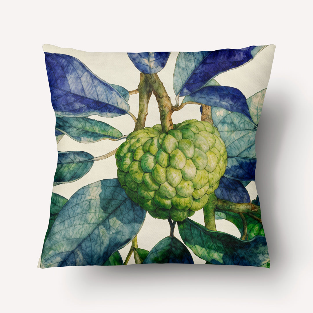 Coussin décoration tropicale mzelle design, motif pomme cannelle attier, fruit et feuilles sur fond écru.