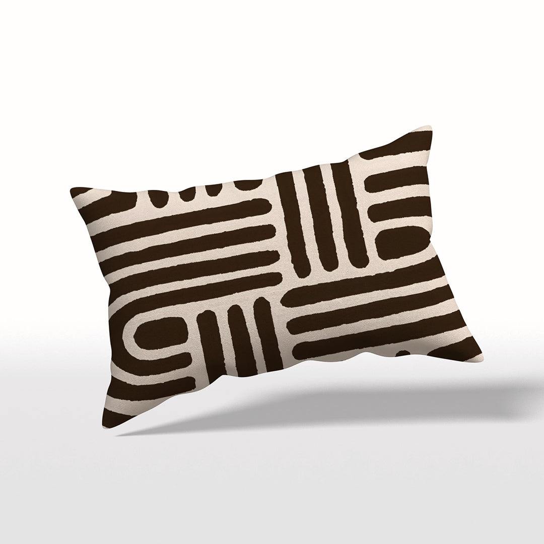Mzelle design - Housse d'ambiance aspect lin rectangulaire 50x30cm - Un motif graphique minimaliste pétroglyphe amérindien sur fond écru.
