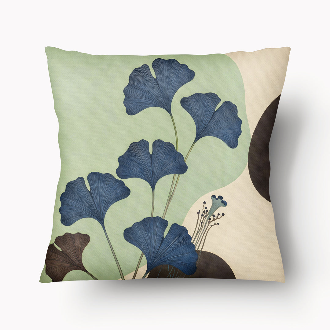Coussin de décoration moderne MZelle Design imprimé d'un motif stylisé feuilles de Ginkgo couleurs pastel belu, vert pale et écru