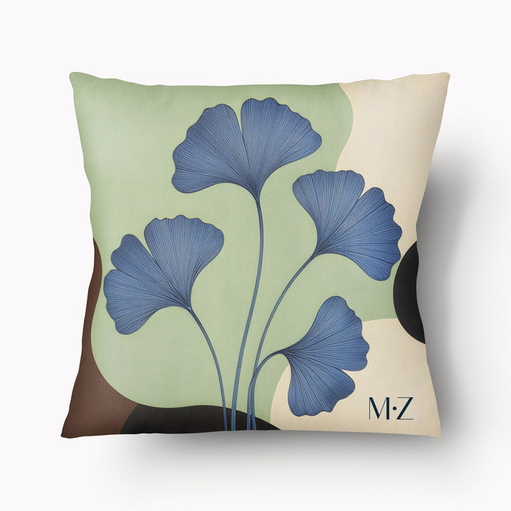 Coussin de décoration moderne MZelle Design imprimé d'un motif stylisé feuilles de Ginkgo couleurs pastel belu, vert pale et écru