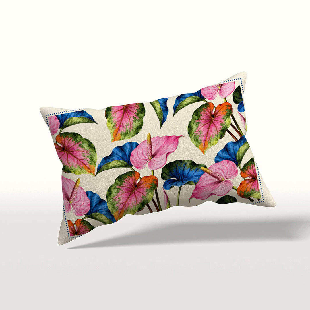 Housse de Coussin mzelle design, aspect lin rectangulaire, décoration tropicale moderne, fleurs anthuriums acidulées.