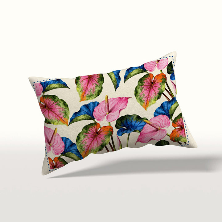 Housse de Coussin mzelle design, aspect lin rectangulaire, décoration tropicale moderne, fleurs anthuriums acidulées.