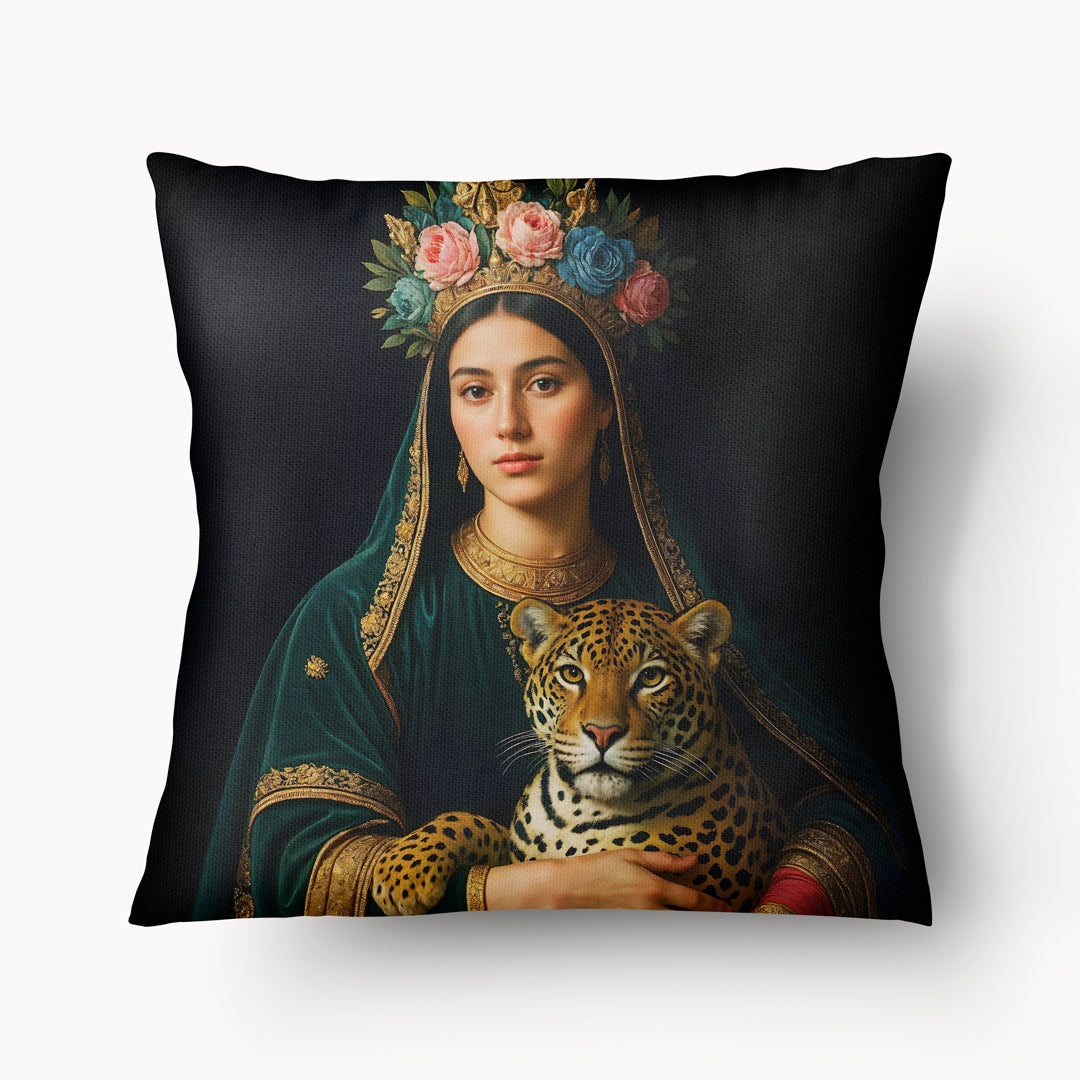 Housse de Coussin MADONE MZelle Design, motif Vierge Marie qui tient un Jaguar sur fond noir