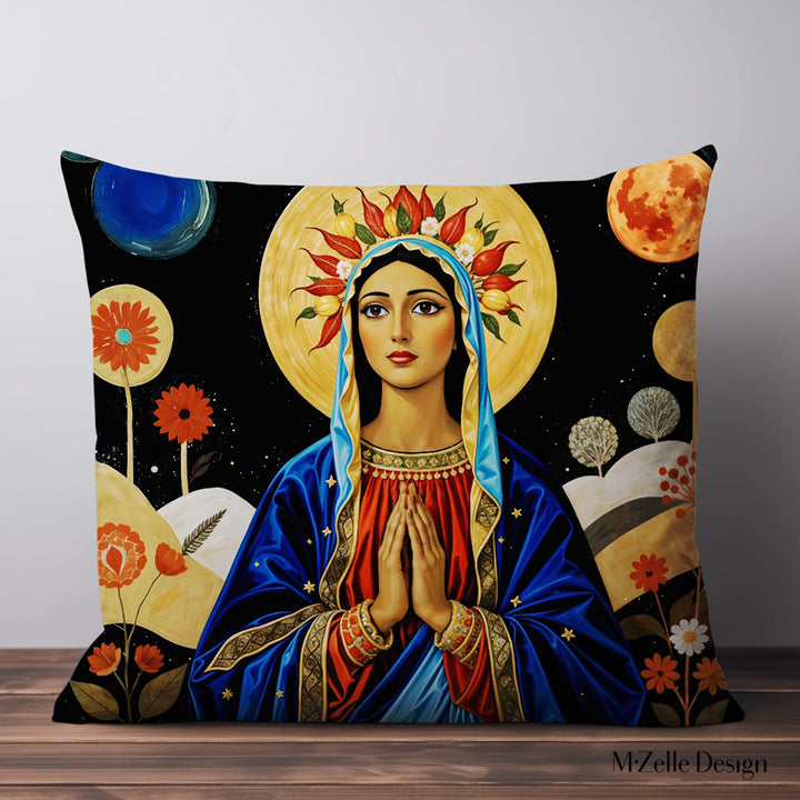 Coussin Mzelle Design, motif MADONE Vierge Marie style Latine , paysage naif et Médaillon doré et bleu sur fond noir
