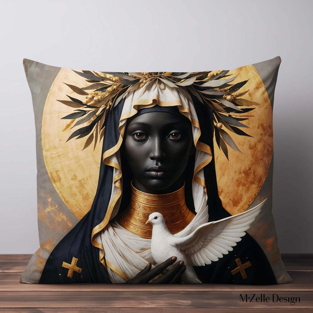 Coussin artistique mzelle design, visage de MADONE Vierge Noire tenant une Colombe