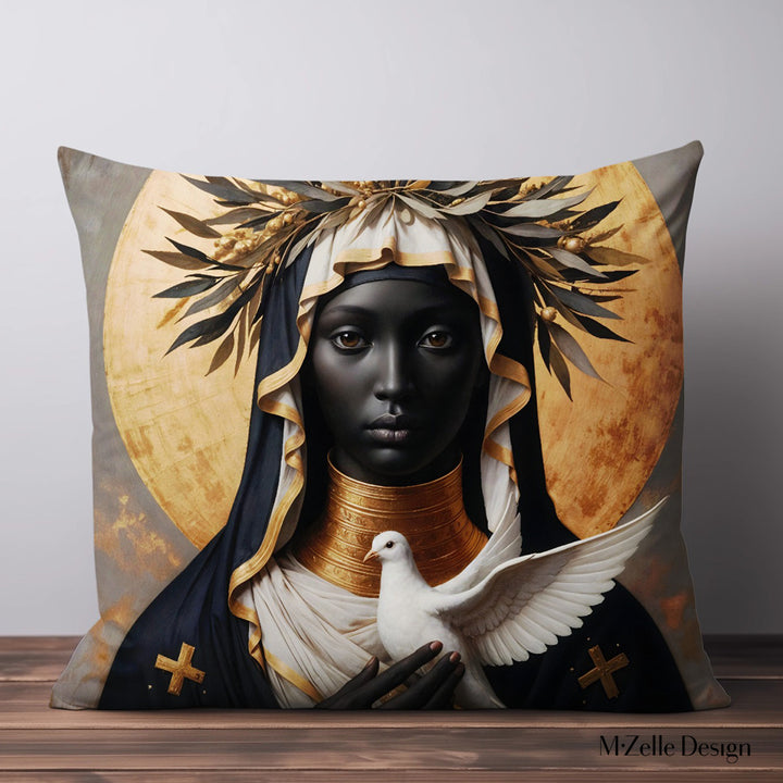 Coussin artistique mzelle design, visage de MADONE Vierge Noire tenant une Colombe