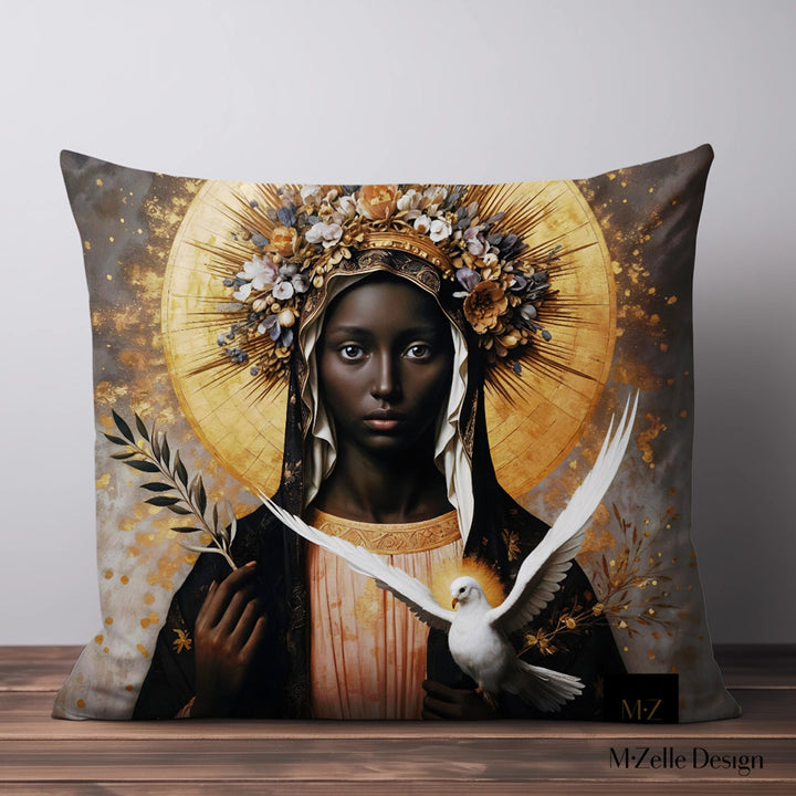 Housse de Coussin artistique mzelle design, visage de MADONE Vierge Noire tenant une Colombe