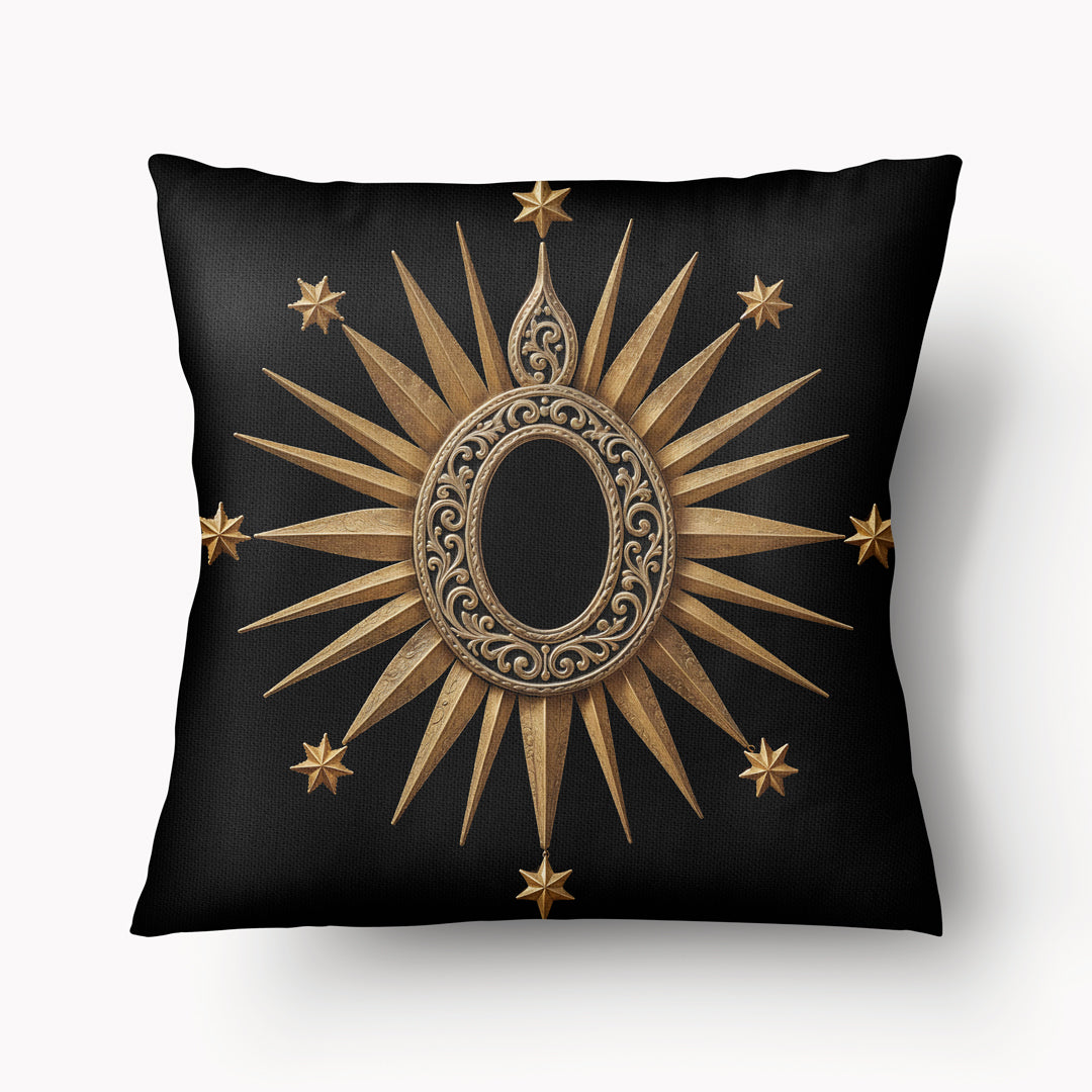 Coussin noir Mzelle Design, motif moderne médaillon doré