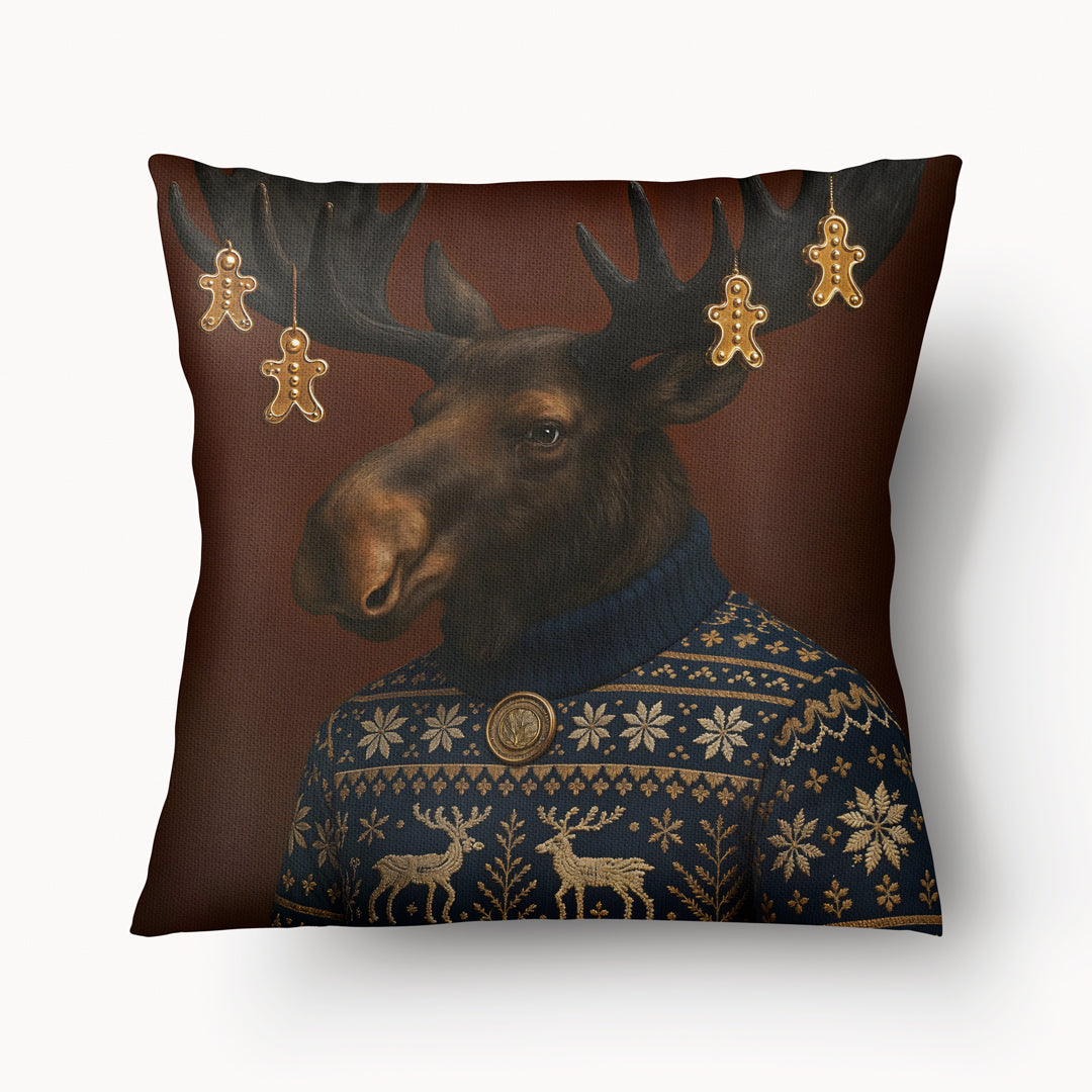 Coussin décoratif de Noël Mzelle Design, Caribou en pull de Noël jacquard, charme nordique et esprit festif , pains d'épices 