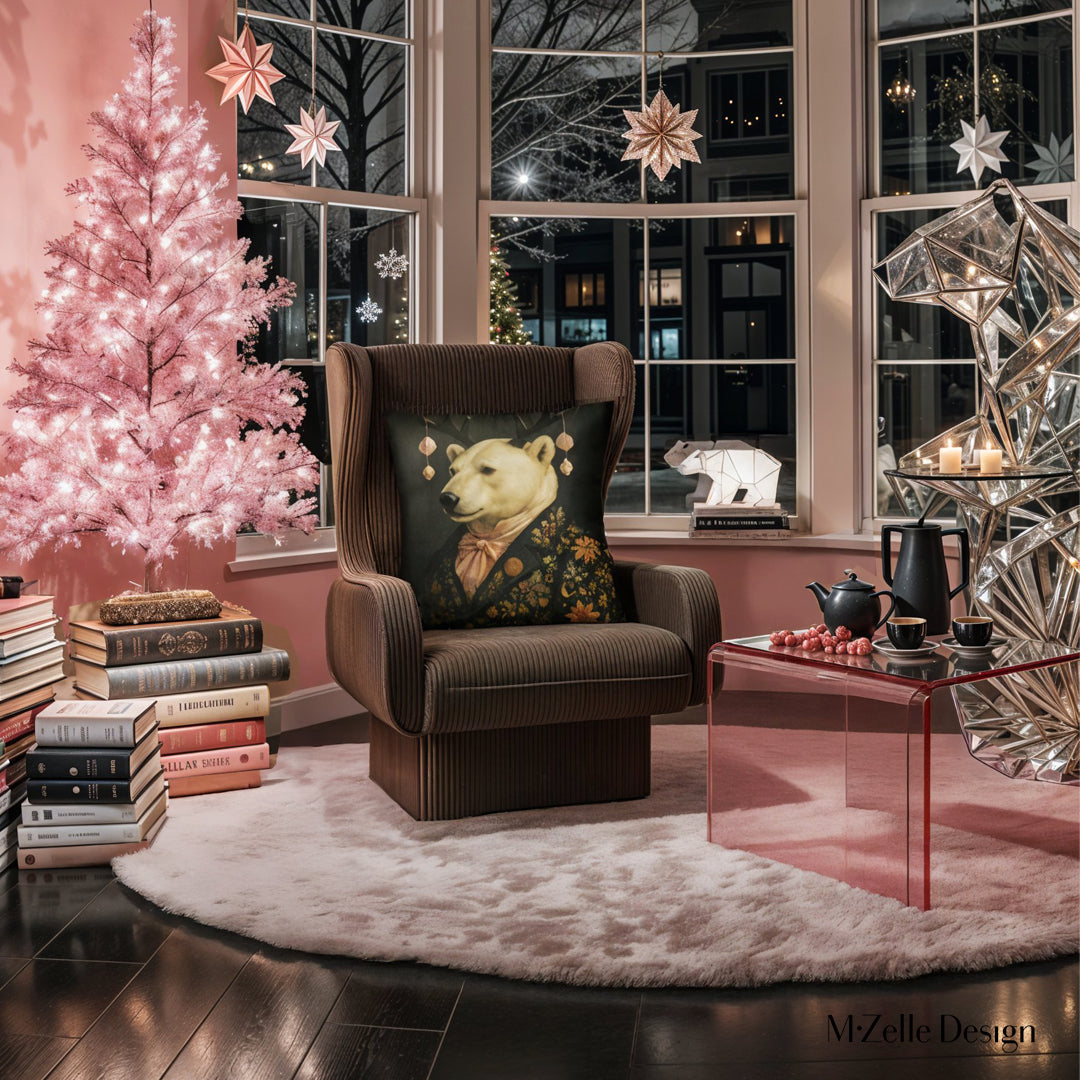 Décoration d'intérieur ambiance Noël, fauteuil avec une Coussin décoratif  Mzelle Design, Ours en costume baroque, originale, motifs poinsettias esprit chic et féerique 
