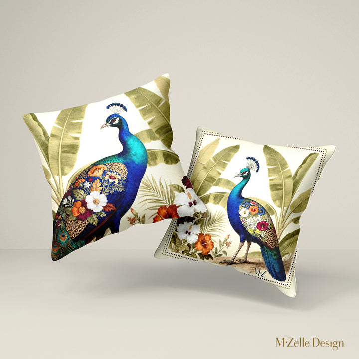 Coussins en aspect lin sur le thème OISEAUX Mzelle design, beau Paon Bleu dans le style Naturaliste, jardin exotique sur fond écru. 