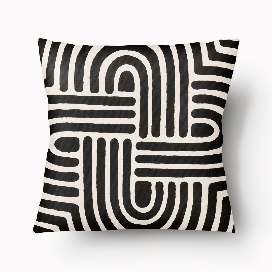 Coussin Décoration Art Précolombien motif beige sur fond noir, Tribal Axayacatl, MZelle design