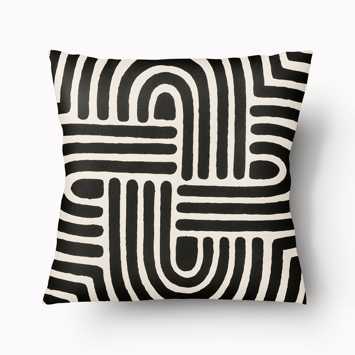 Coussin Décoration Art Précolombien motif beige sur fond noir, Tribal Axayacatl, MZelle design
