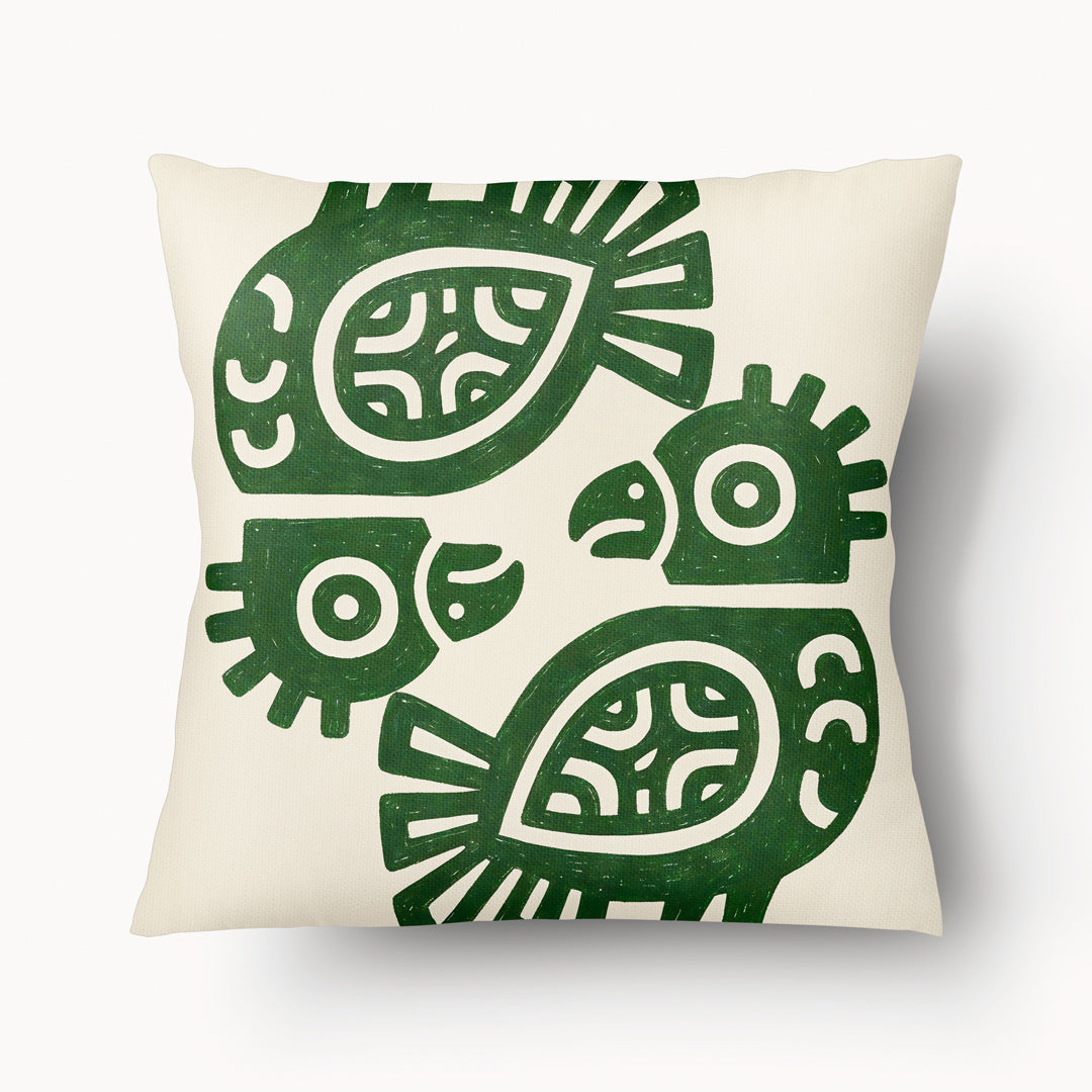 Coussin aspect lin MZelle design style Arts rupestres Tainos, motifs pétroglyphes, fond écru et oiseau vert