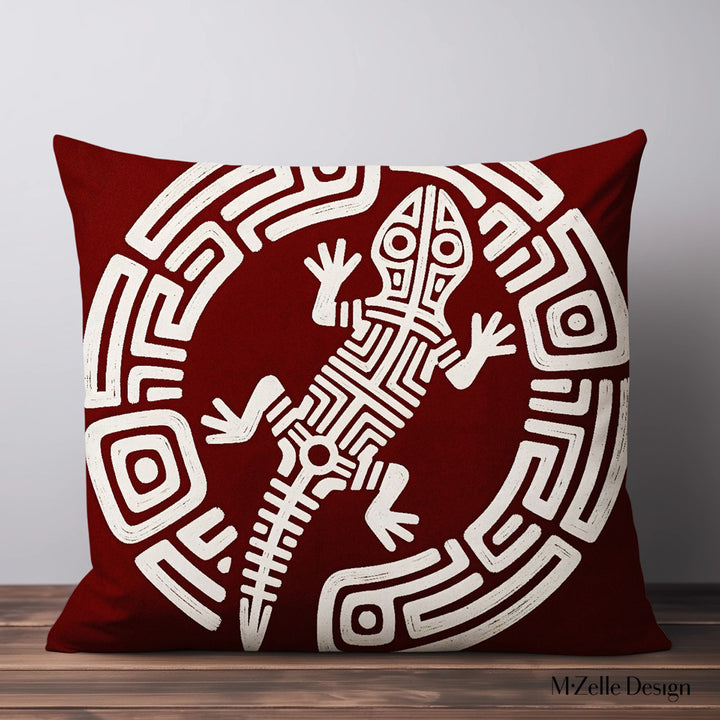 Coussin MZelle Design, Décoration Salamandre - Motif Lézard Précolombien écru sur fond rouge