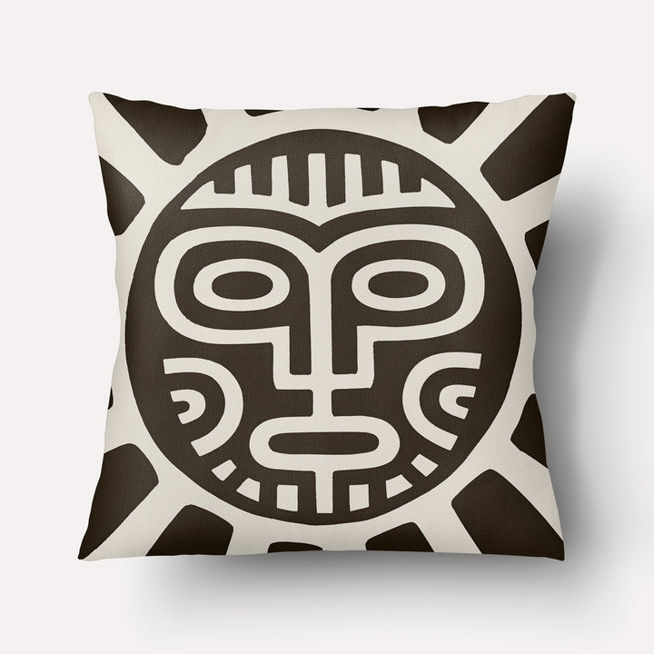 Coussin décoratif aspect lin MZelle Design, avec un beau Design graphique en forme de soleil et masque, d'inspiration Tainos et Arawaks sur fond clair