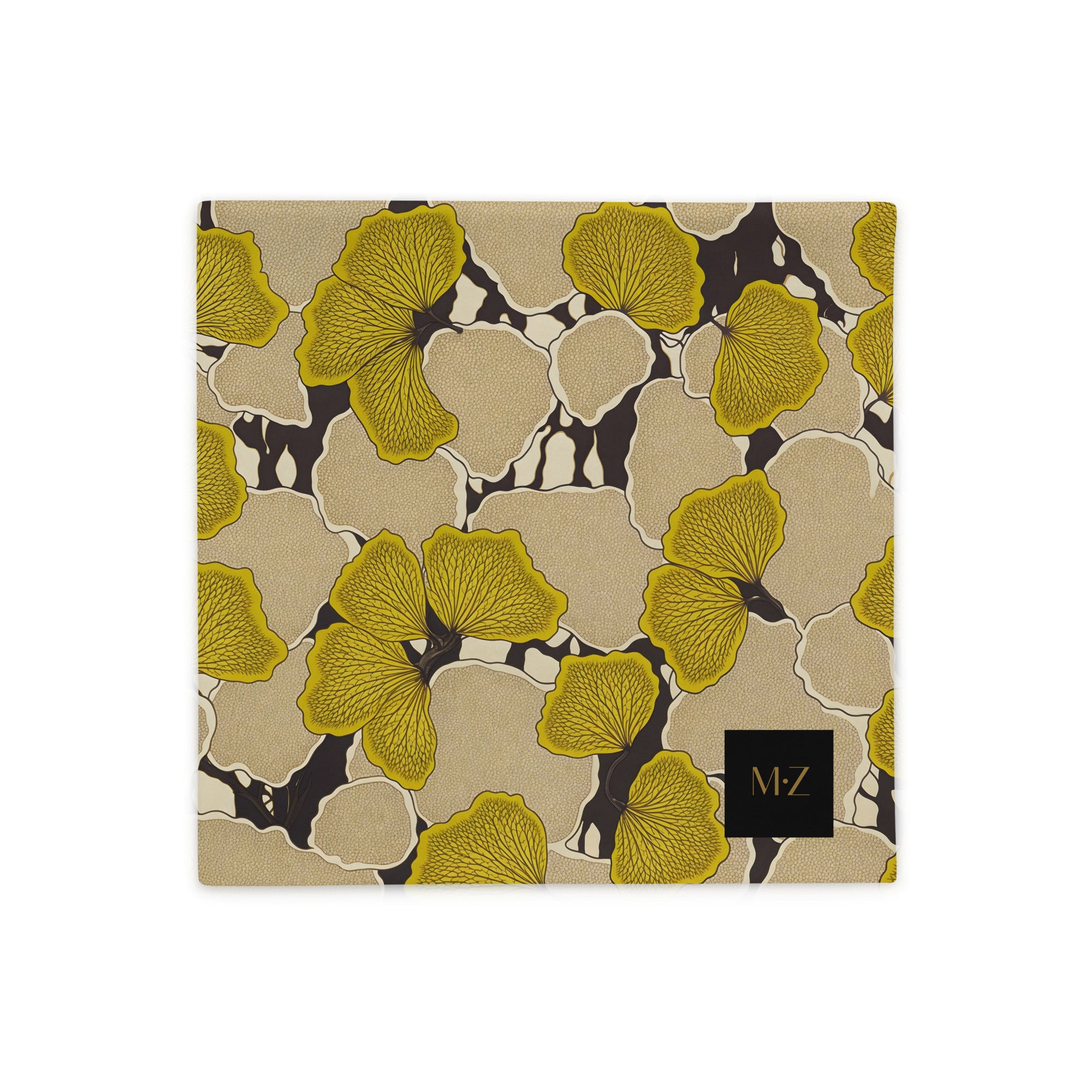 Coussin MZelle Design imprimé de feuilles de ginkgo Jaune sur fond marron et motifs floral écru