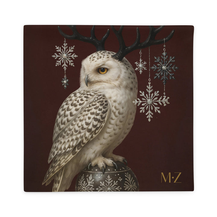 Housse de Coussin thème NOËL, mzelle design, motif fantaisie Grand Harfang des neiges portant un manteau brodé et des cornes de cerf