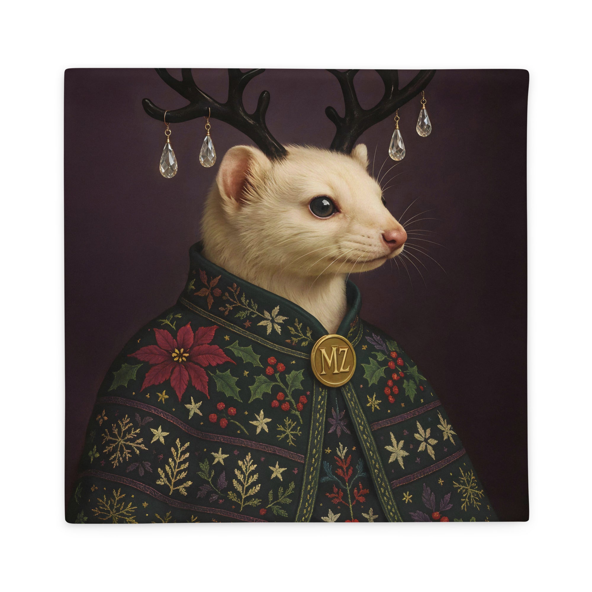 Housse de Coussin de NOËL marque MZelle Design, motif Hermine ornée de cristaux décoratifs sur fond violet et cape brodée