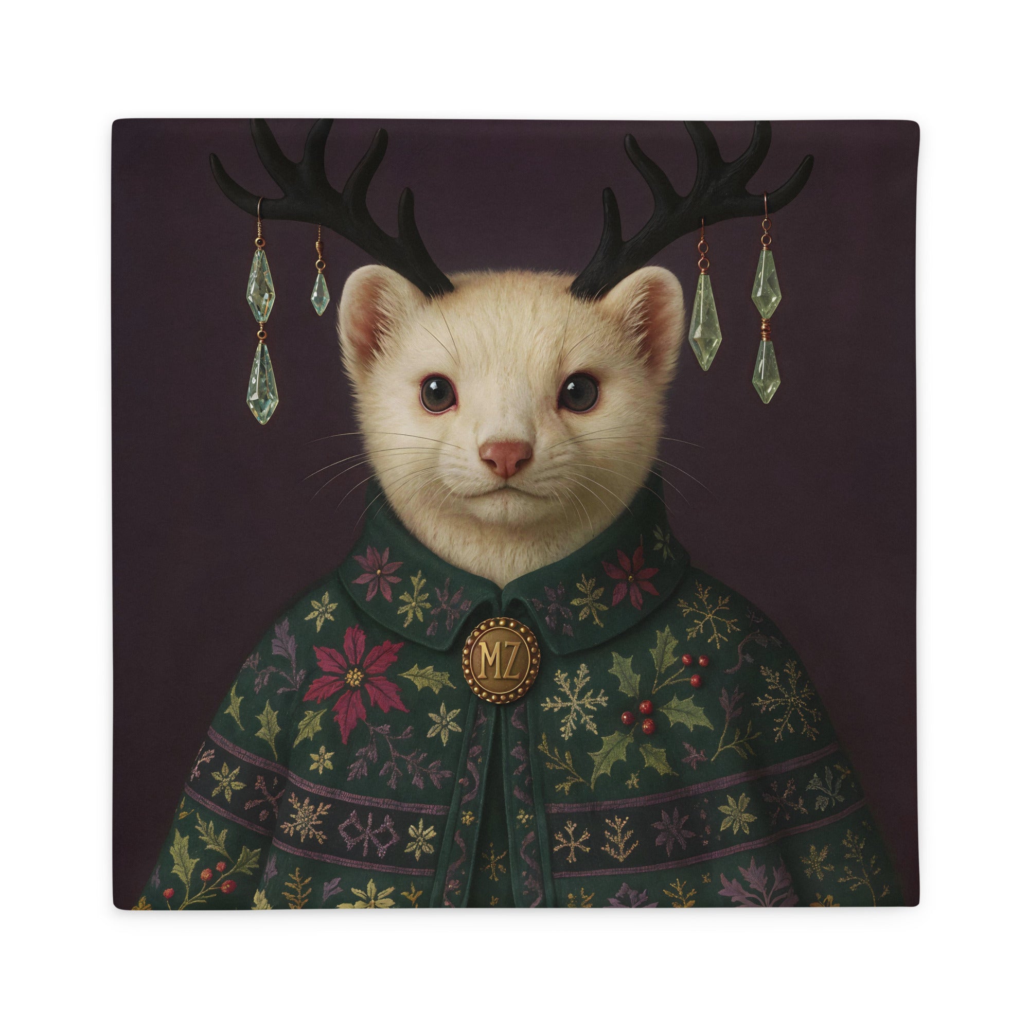 Housse de Coussin de NOËL marque MZelle Design, motif Hermine ornée de cristaux décoratifs sur fond violet et cape brodée