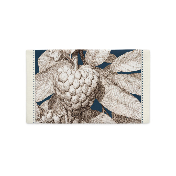 Housse décorative aspect lin, mzelle design, Coussin fruit exotique au design naturaliste inspiré des Antilles. Imprimés modernes, décoration tropicale élégante. 