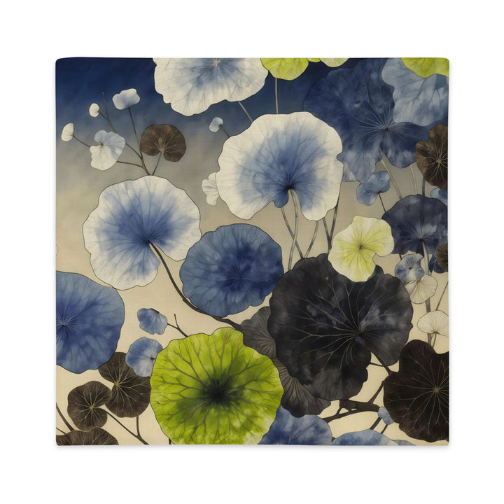 Housse de coussin carré Mzelle Design décoration japon, motif onirique fleurs stylisées bleu, vert, marron, composition raffinée recto et verso.