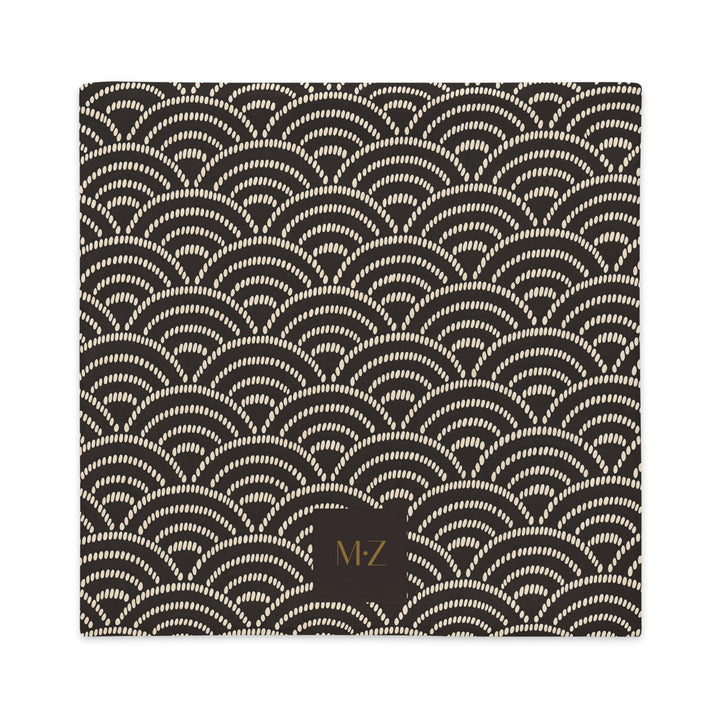 Housse de coussin carré Mzelle Design décoration japon, motif seigaiha, composition raffinée.