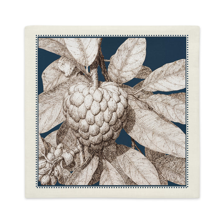 Housse décorative aspect lin, mzelle design, Coussin fruit exotique pomme cannelle au style naturaliste inspiré des Antilles. mprimé moderne, décoration tropicale élégante.