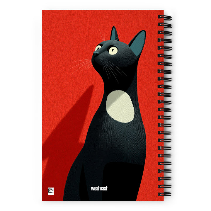 Carnet A5 Illustré par West Kast, met en scène  un grand chien noir attentif et un chat espiègle à l'affût dans des tons jaune vif et rouge
