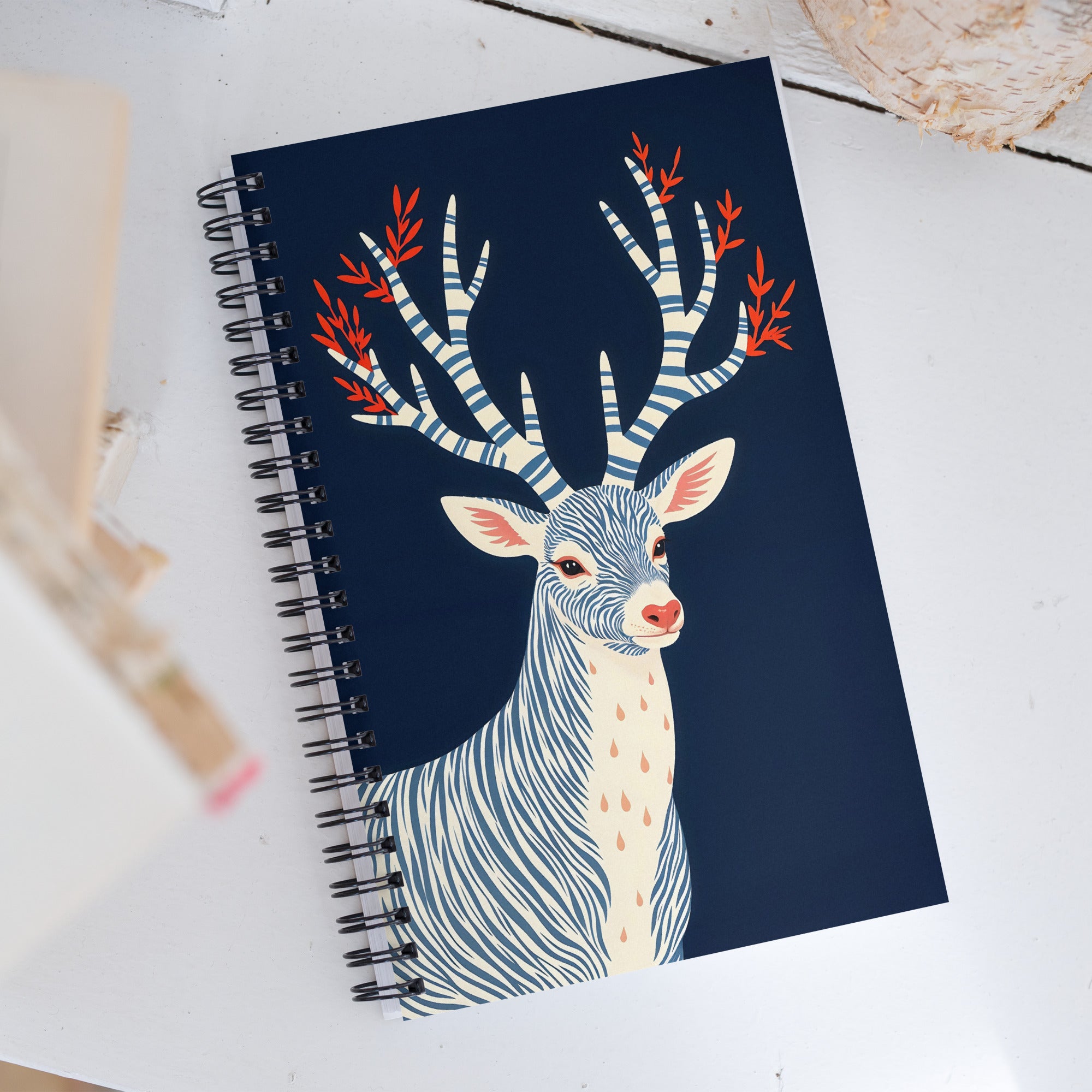 Carnet à spirale A5 MZelle Design Motif illustré moderne des cerfs mignons recto et verso sur un fond uni bleu marine
