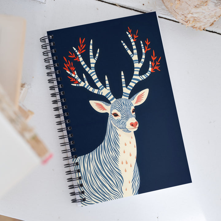 Carnet à spirale A5 MZelle Design Motif illustré moderne des cerfs mignons recto et verso sur un fond uni bleu marine
